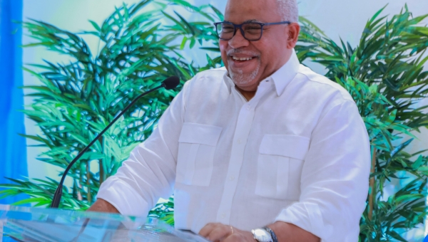 Periódico Alta Gama declara a Fabricio Gómez Mazara Personaje de la Semana